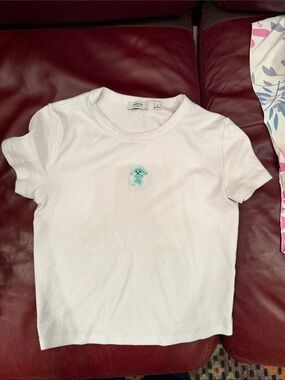 Aritzia White Kids Short Sleeve Tee with Aqua Puppy Patch
